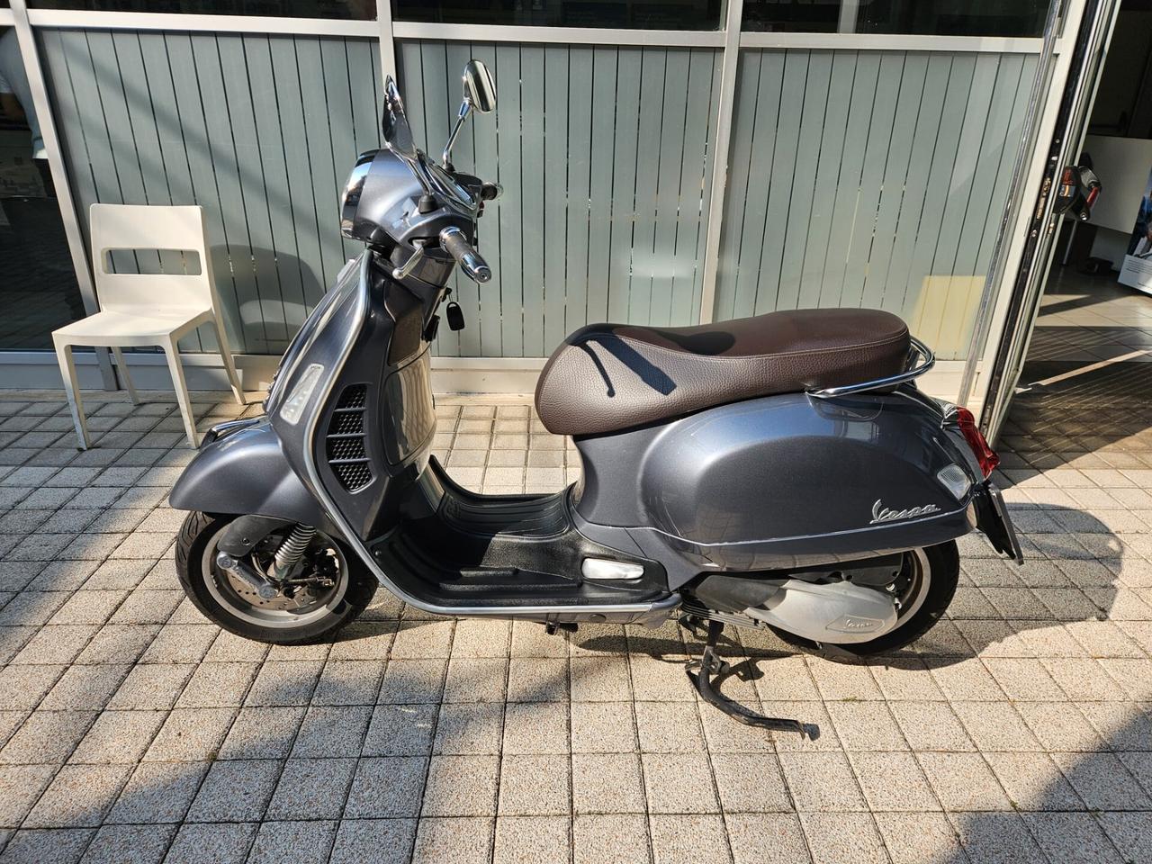 Vespa GTS 300