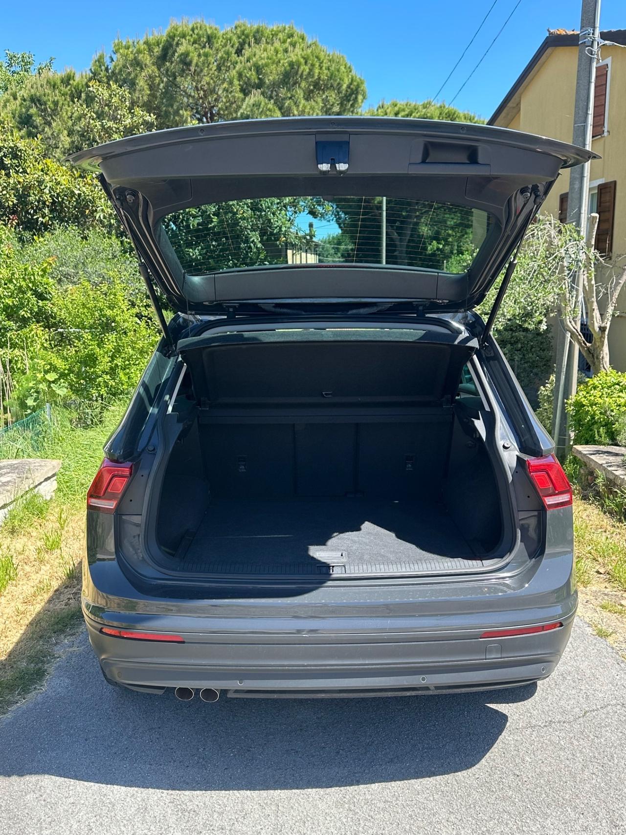 Volkswagen Tiguan 2.0 TDI SCR DSG Business BlueMotion Technology