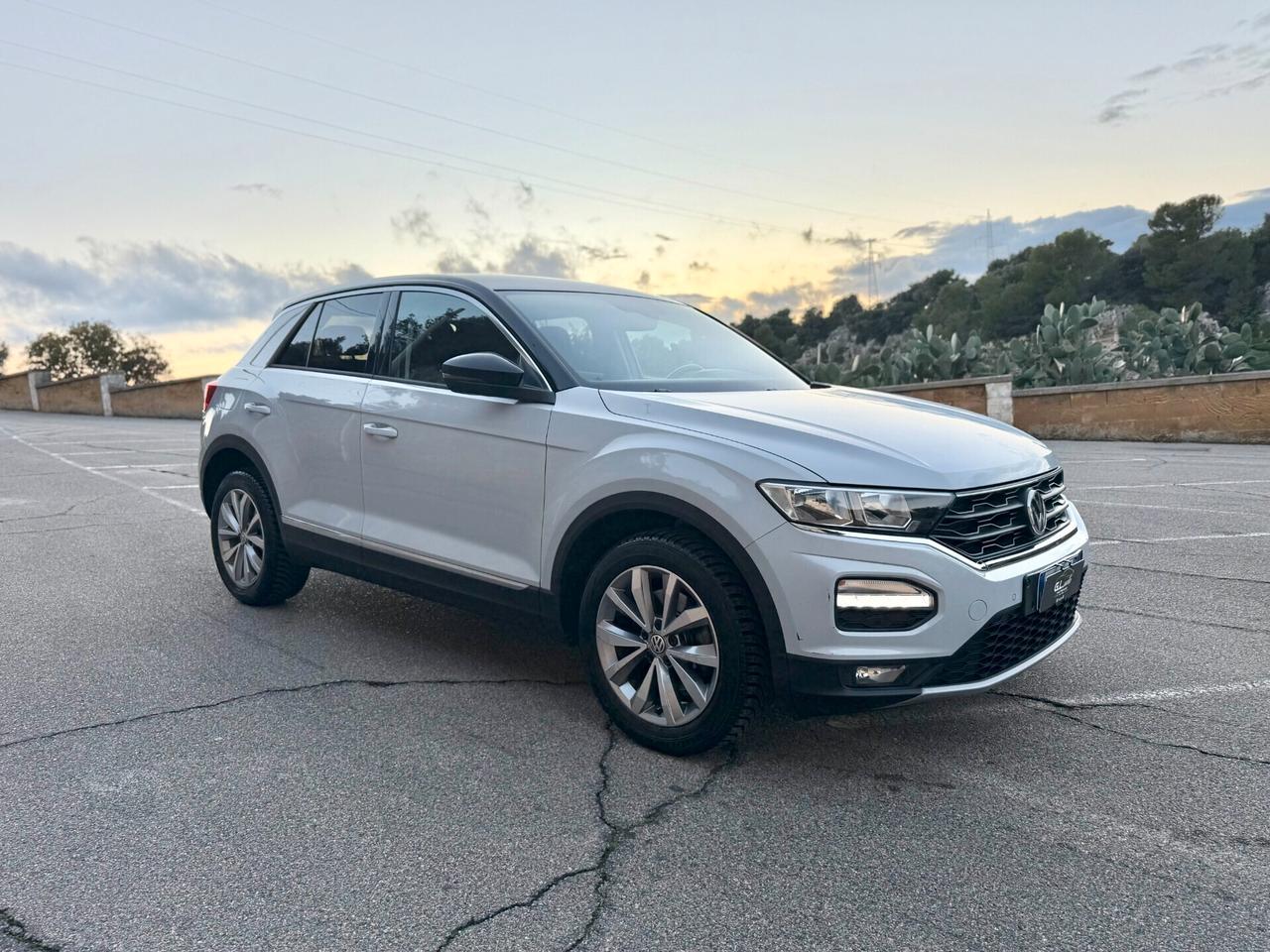 Volkswagen T-Roc/1.0 TSI 116 CV/CAR PLAY/CERCHI 17"/NEO