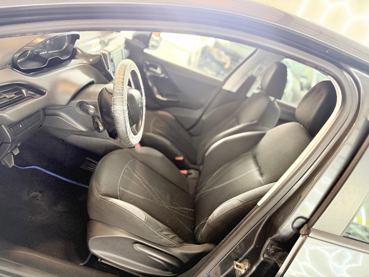 Peugeot 208 82CV GPL 2013 Neopatentati