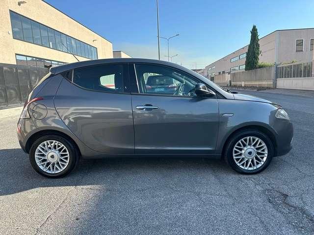 Lancia Ypsilon 1.2 69 CV 5 porte Elefantino