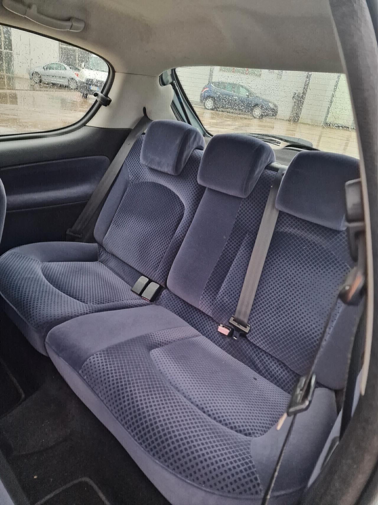 Peugeot 206 1.1 3p. XT