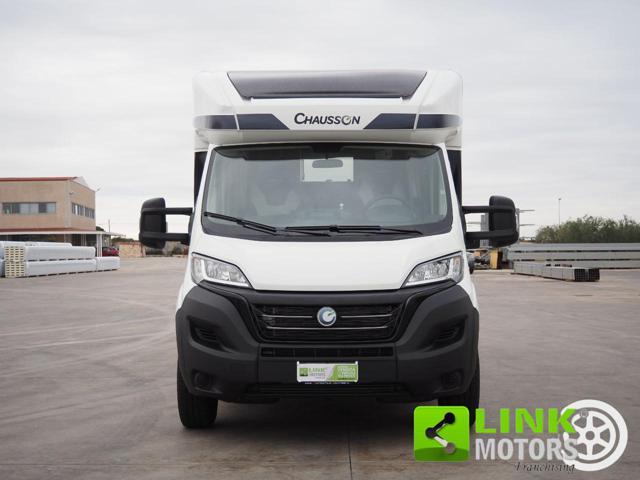 CHAUSSON 720 First Line Semintegrale dinette face to face