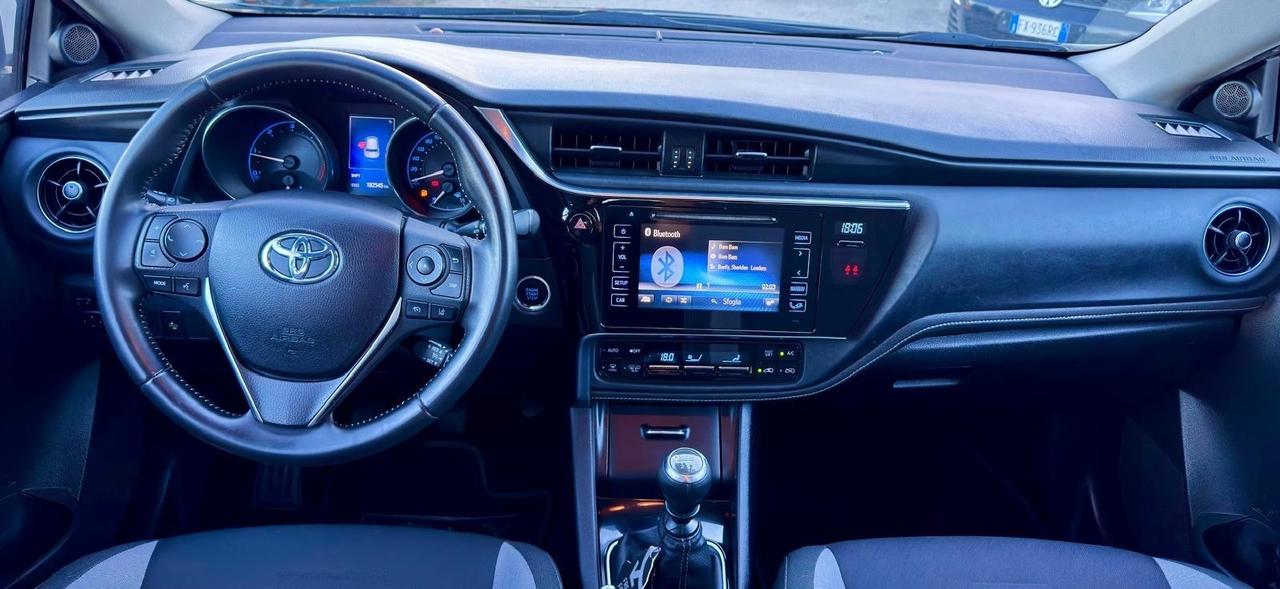 Toyota Auris 1.6 D-4D Lounge