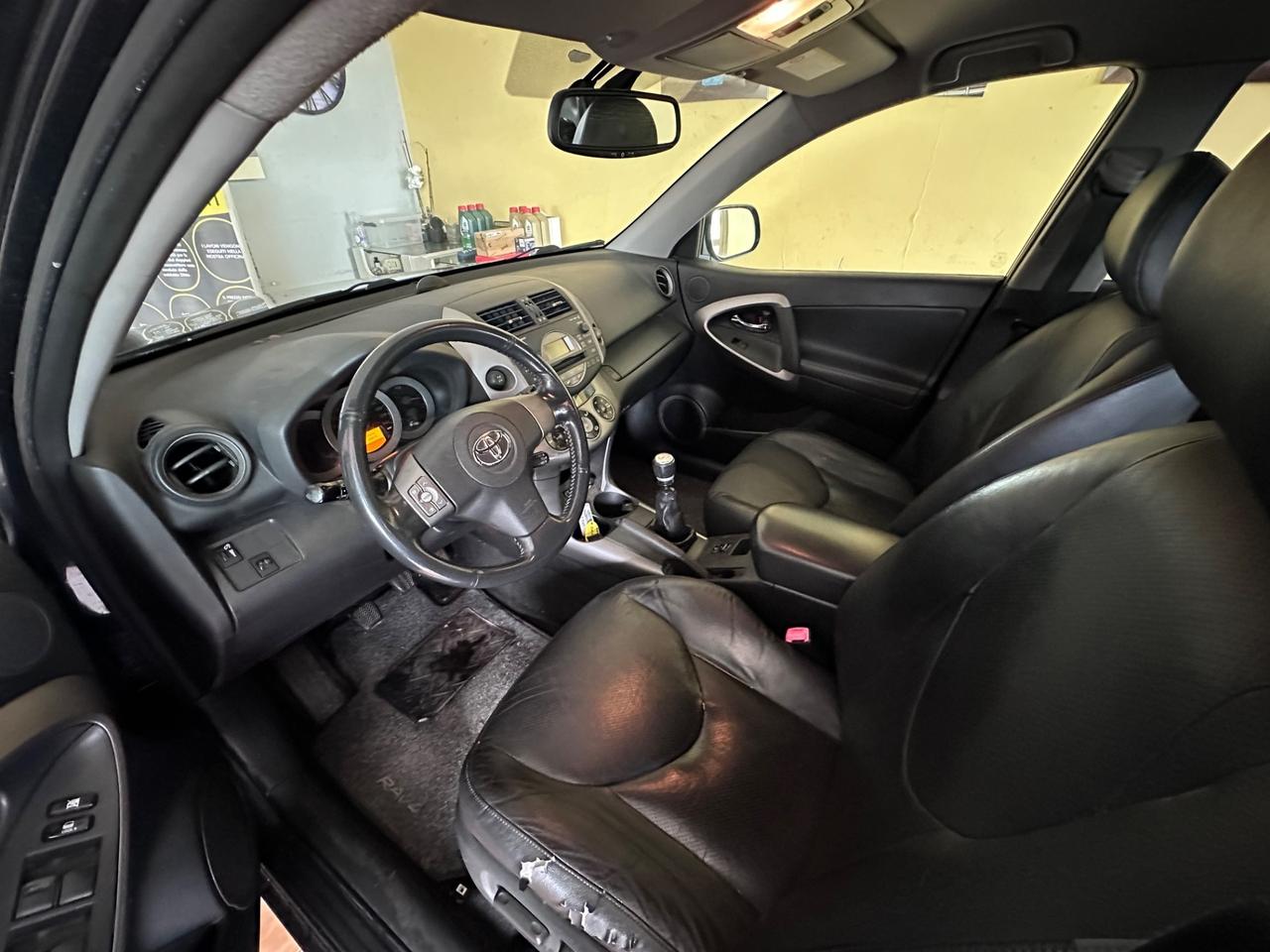 Toyota RAV 4 2.2diesel 177 CV Luxury gancio di traino