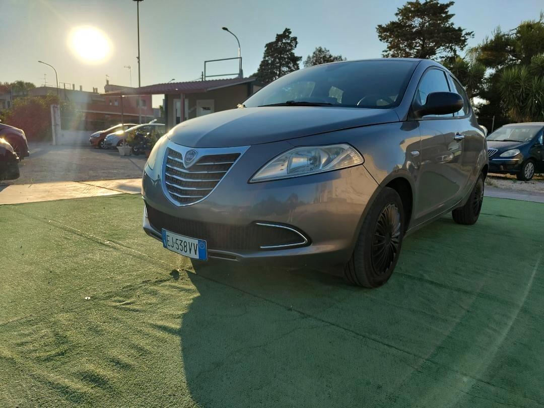 Lancia Ypsilon 1.2 69 CV Platinum