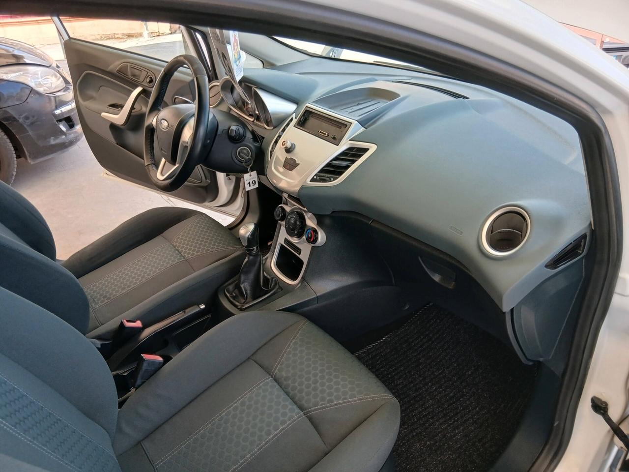 Ford Fiesta 1.2 benzina solo km71000 full 5p 09
