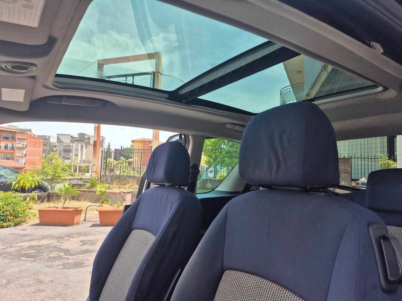 Peugeot 1007 1.4 HDi 68 CV OK NEOP.