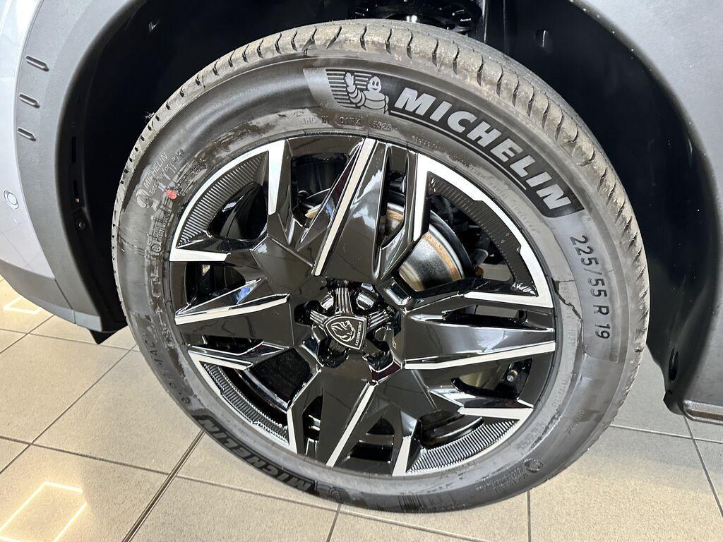 Peugeot 3008 1.2 Hybrid Allure e-DCS6