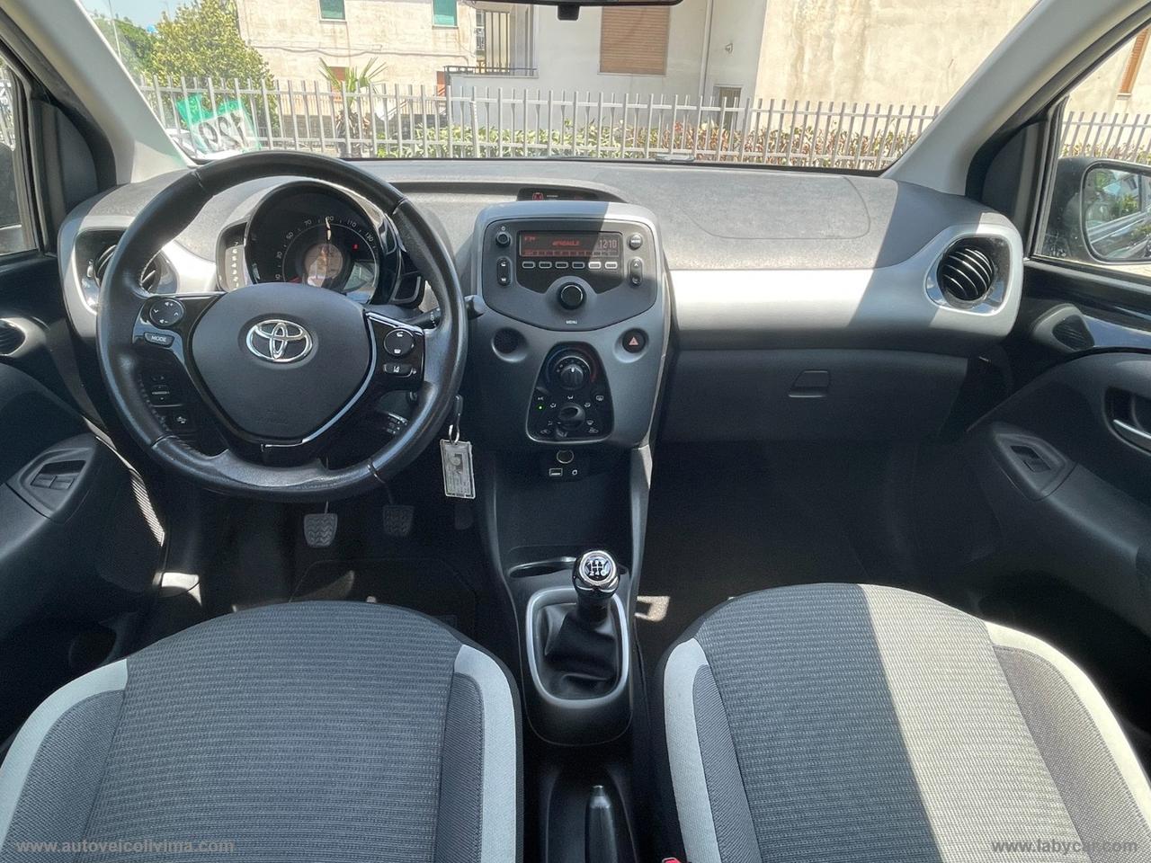 TOYOTA Aygo Connect 1.0 VVT-i 72 CV 5p. x-wave