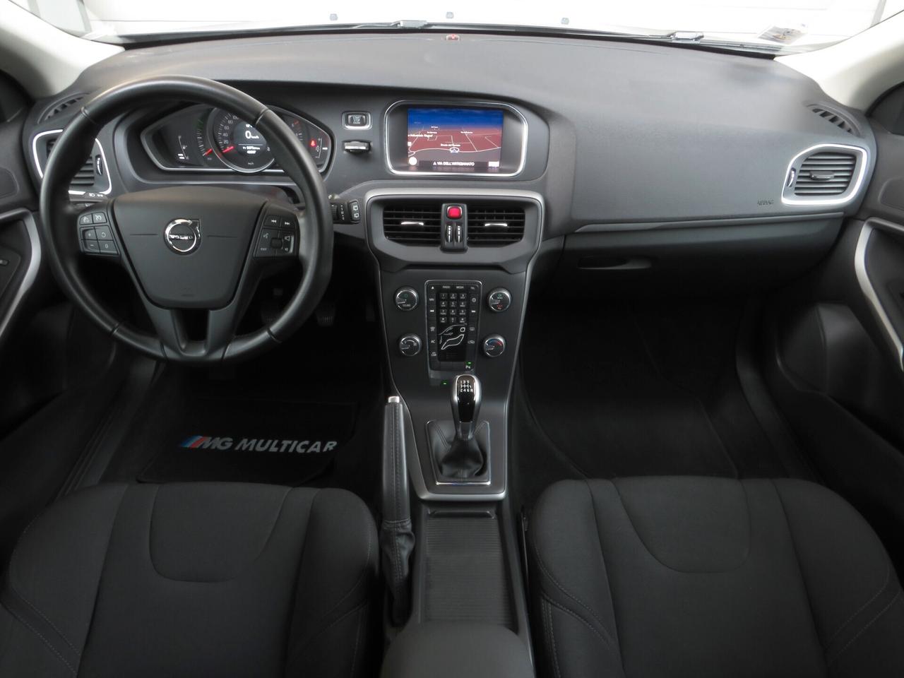 Volvo V40 2.0 d2 Business. km 49.000. fari led/doppi sensori