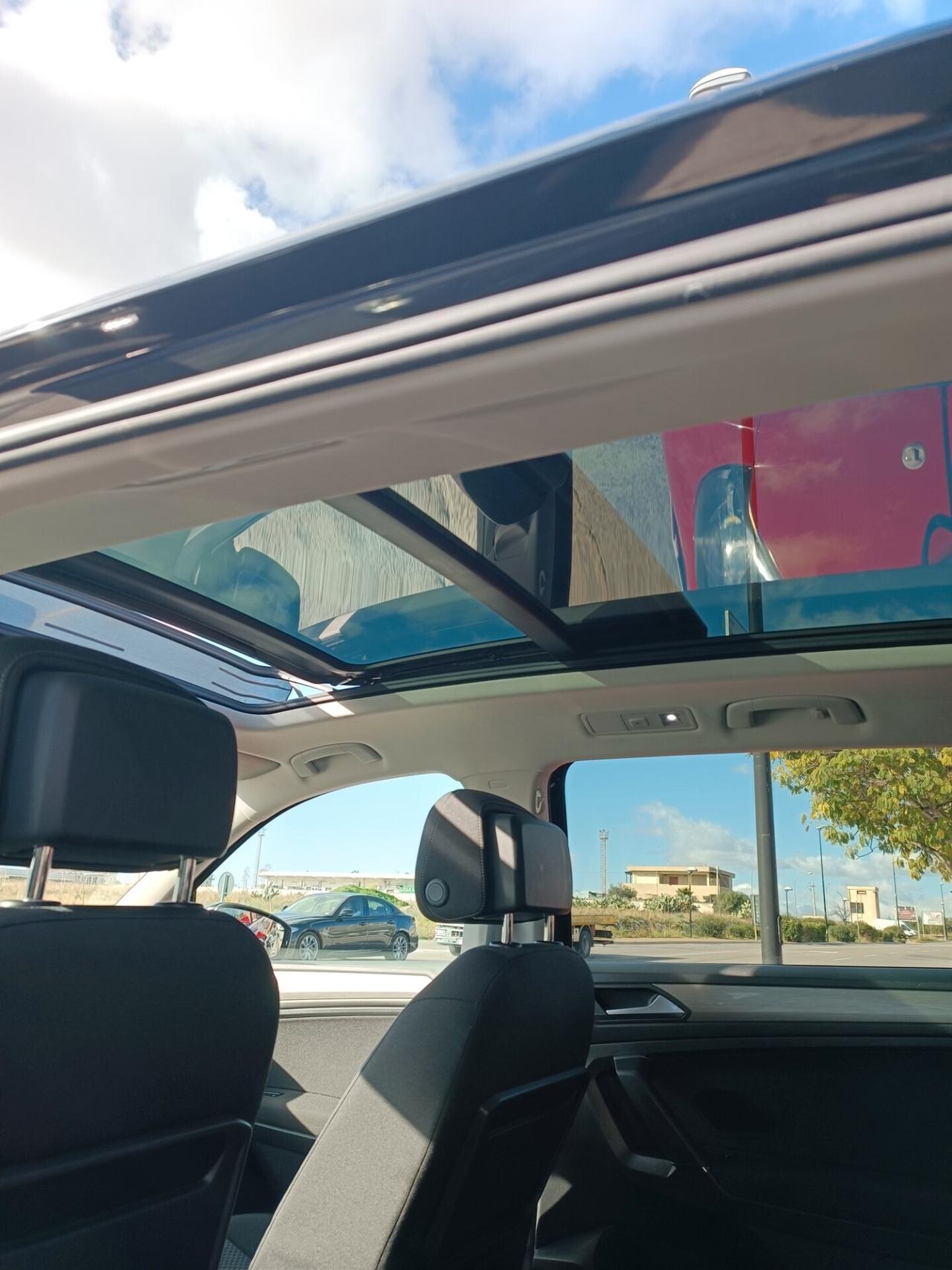 Volkswagen Tiguan con Tetto apribile