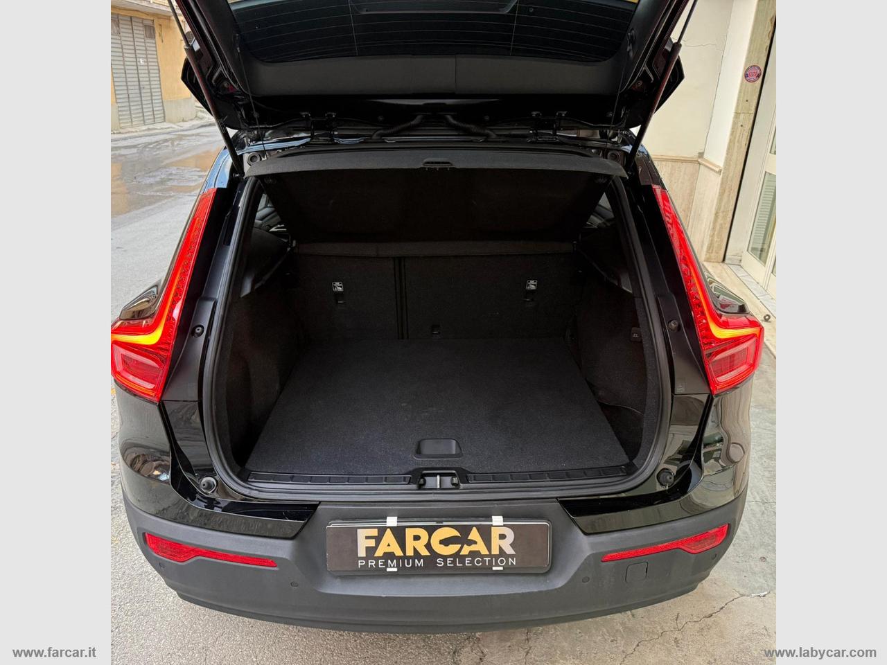 VOLVO XC40 D3 AWD Geartronic Momentum Core