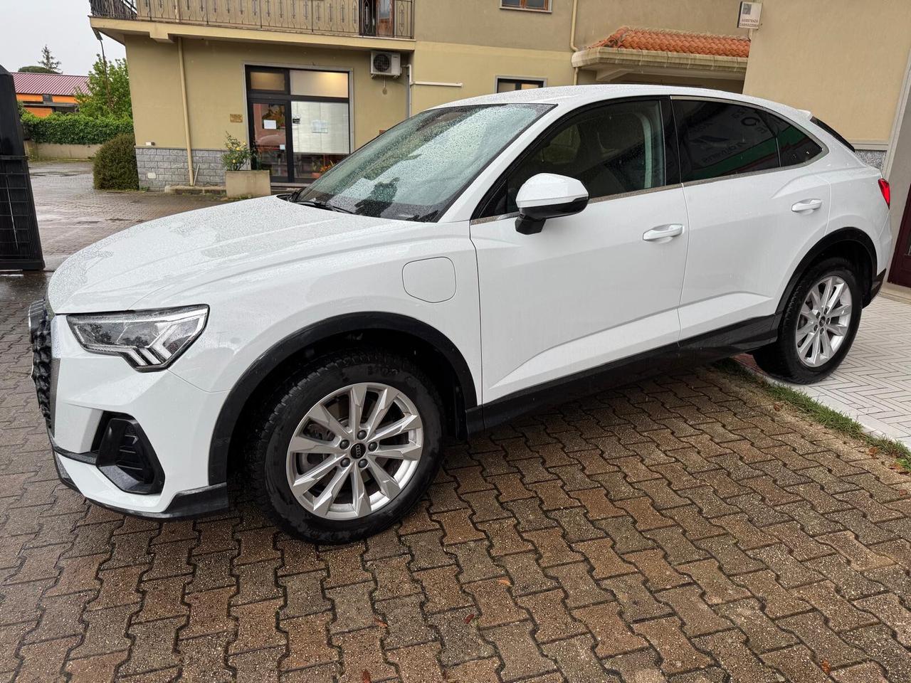 Audi Q3 SPB 45 TFSI e S tronic Business Plus