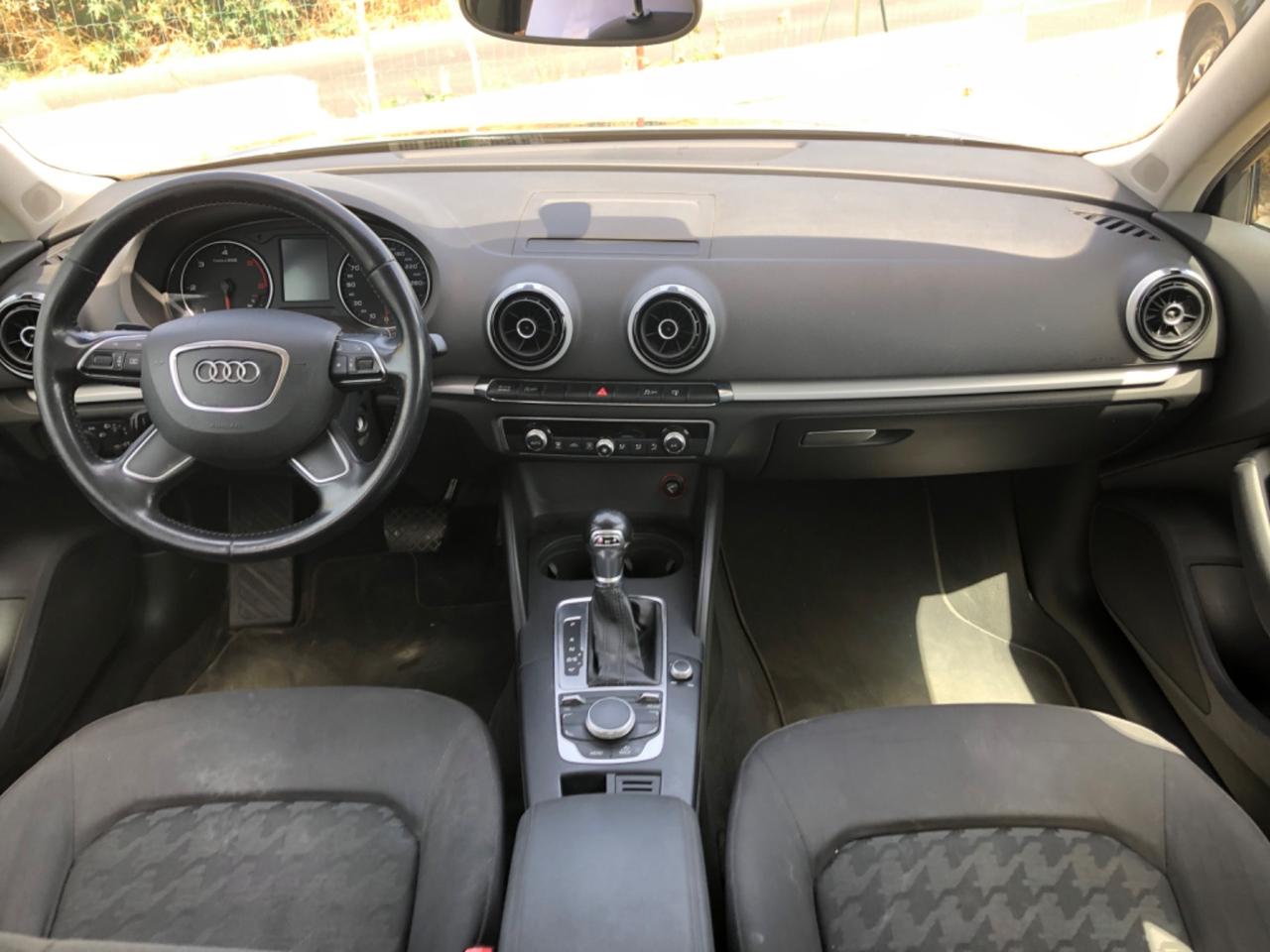 Audi A3 1.6 TDI clean diesel S tronic Attraction