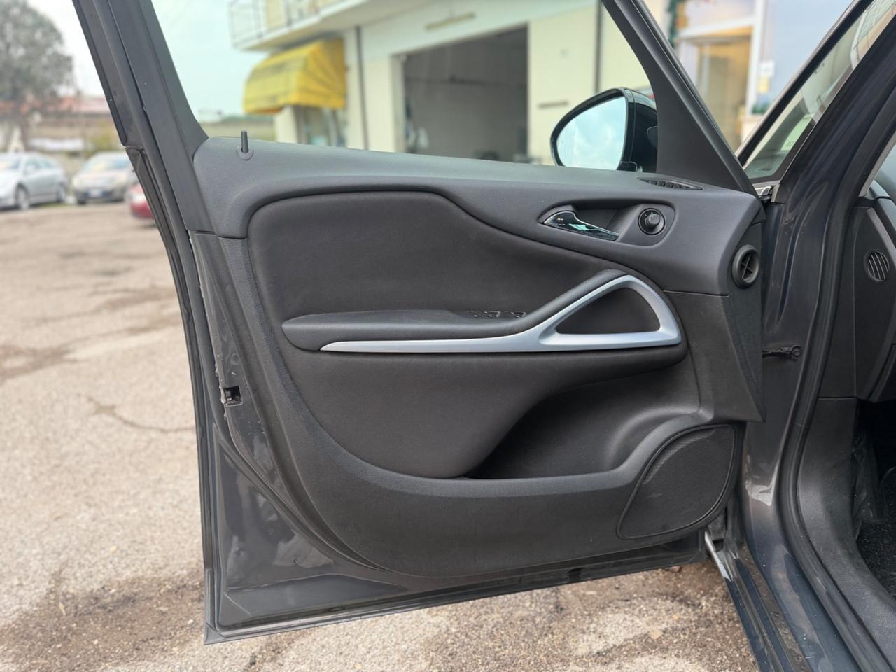 Opel Zafira Tourer 1.4 Turbo 140CV GPL Cosmo 7 POSTI