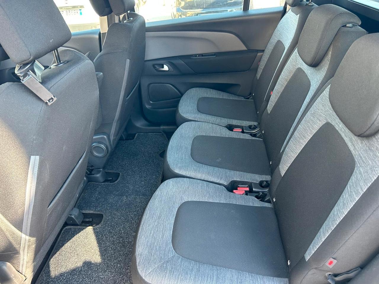 C4 7 POSTI SpaceTourer 1.5 BlueHDi 130CV