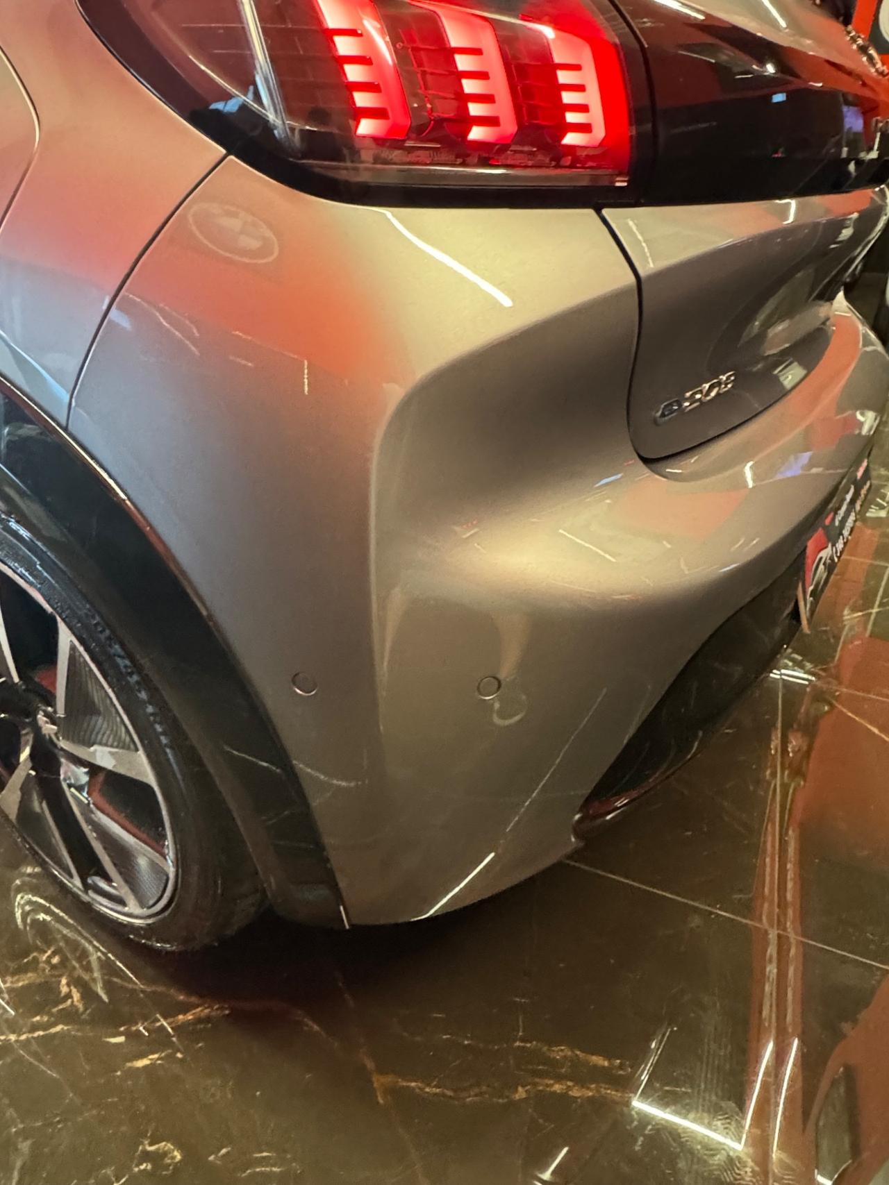 Peugeot 208 motore elettrico 136 CV 5 porte GT Pack