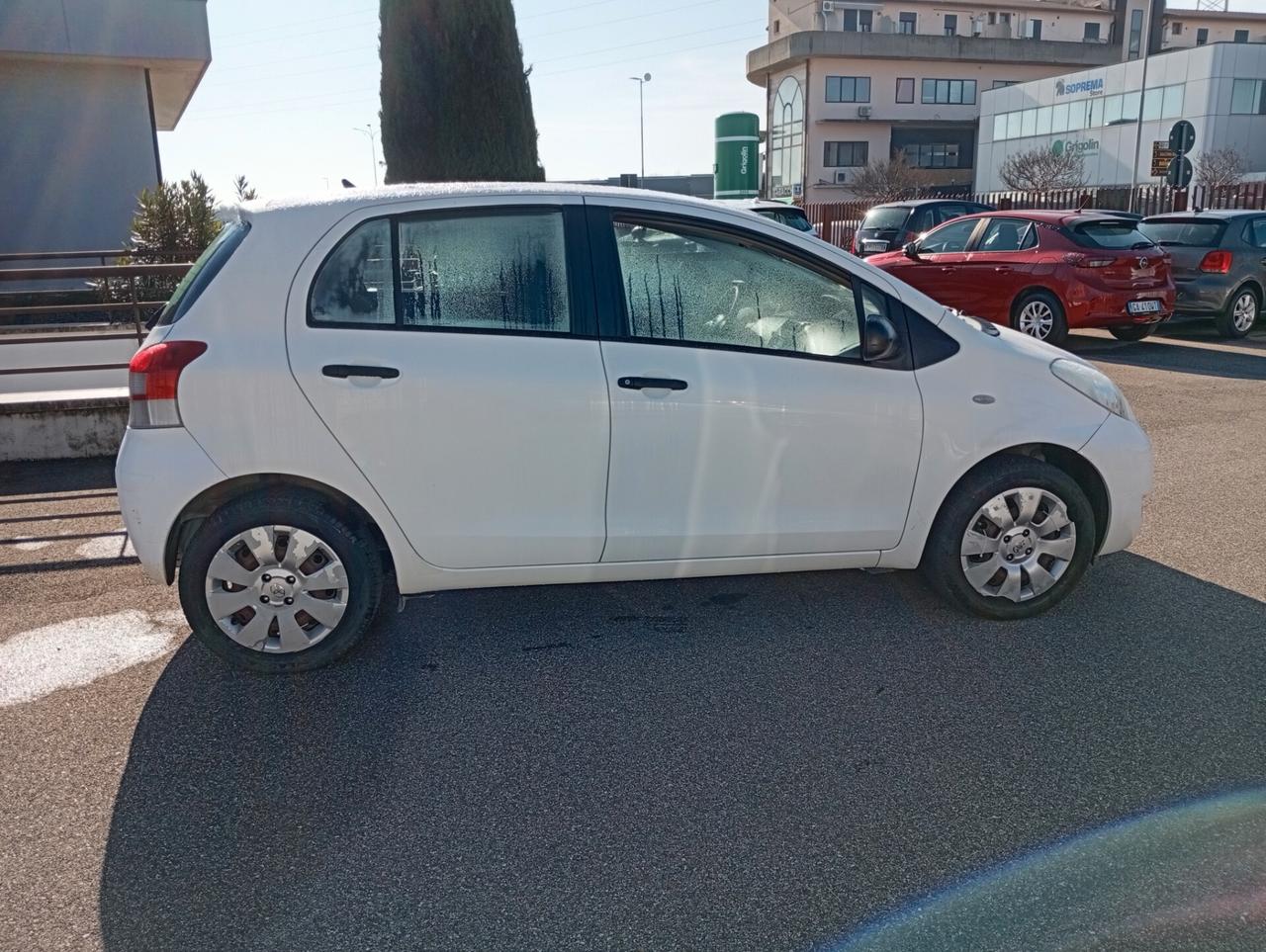 Toyota Yaris 1.0 5 porte