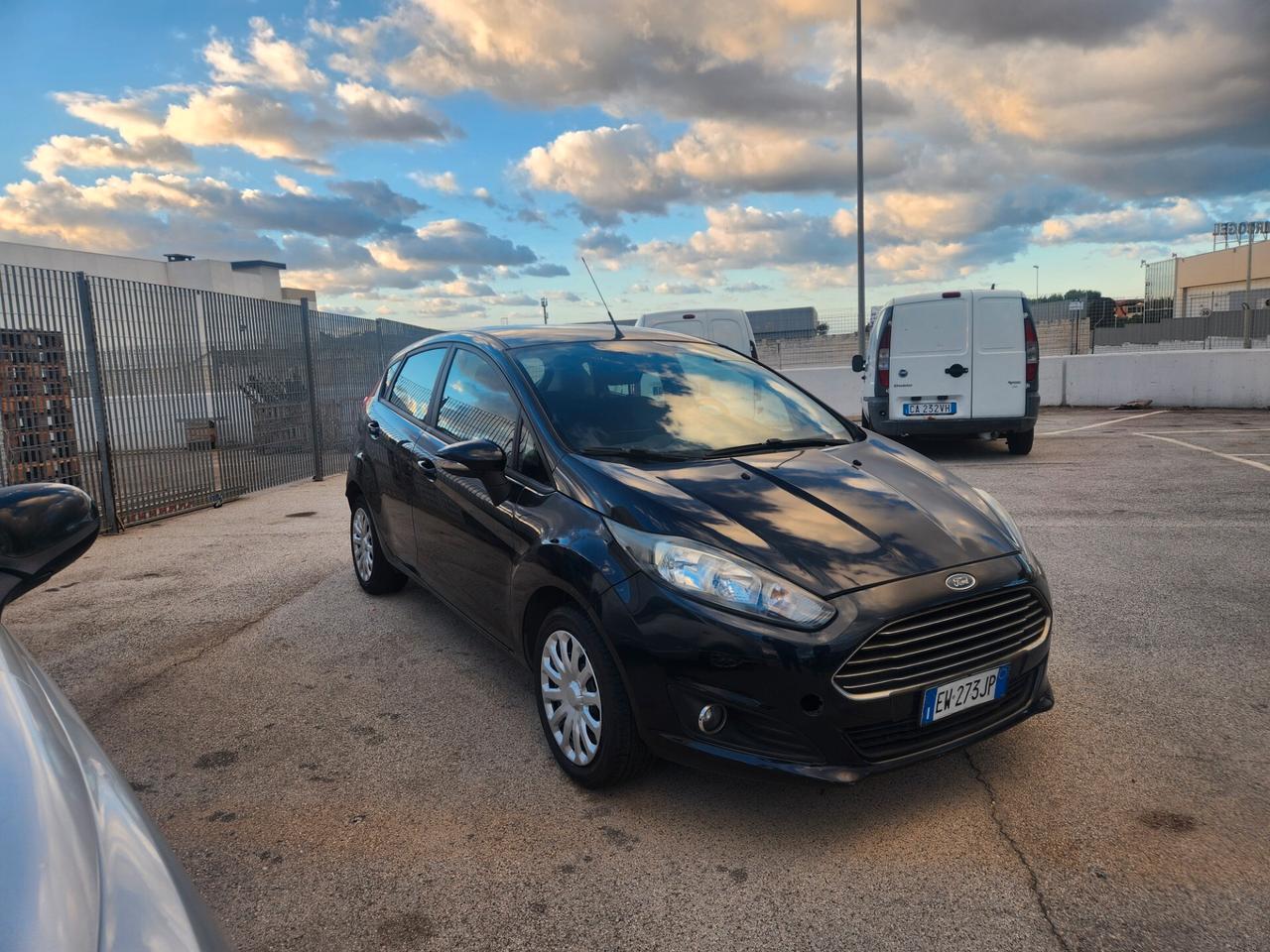Ford Fiesta 1.4 BENZINA.- GPL