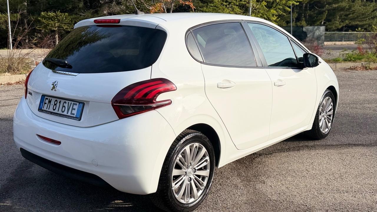 Peugeot 208 BlueHDi 75 5 porte Allure