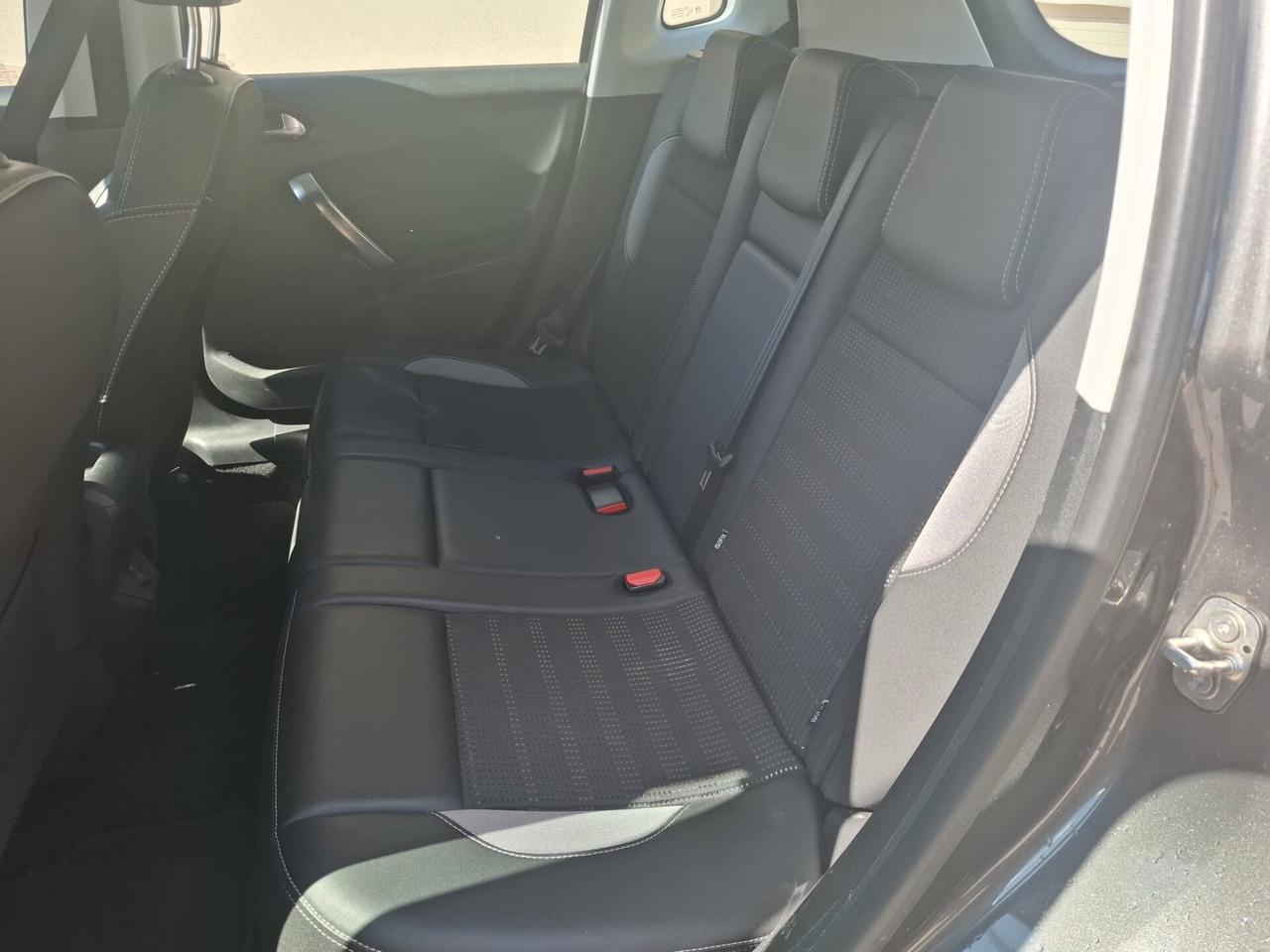 Peugeot 2008 BlueHDi 100 S&S Allure