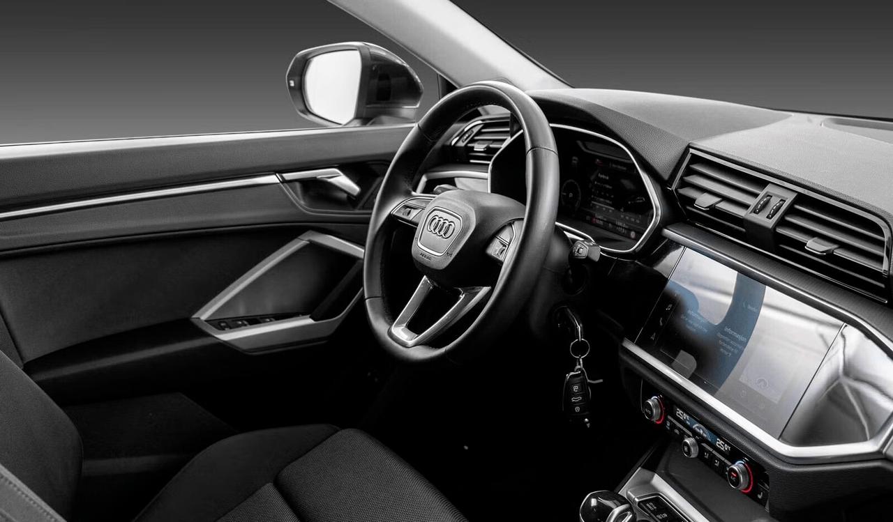 Audi Q3 Sportback 45 TFSIe S line Business