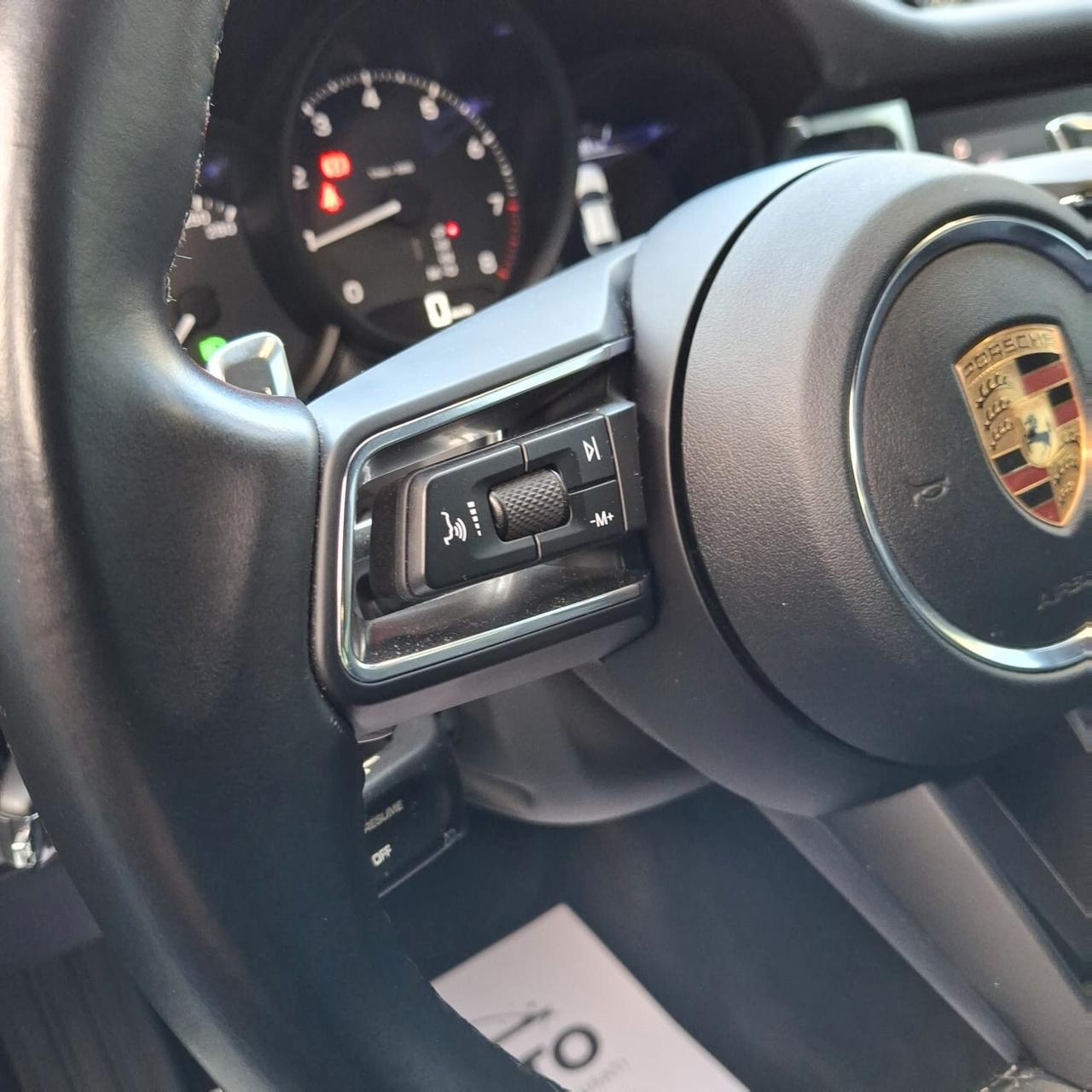 PORSCHE MACAN 2.0 265cv