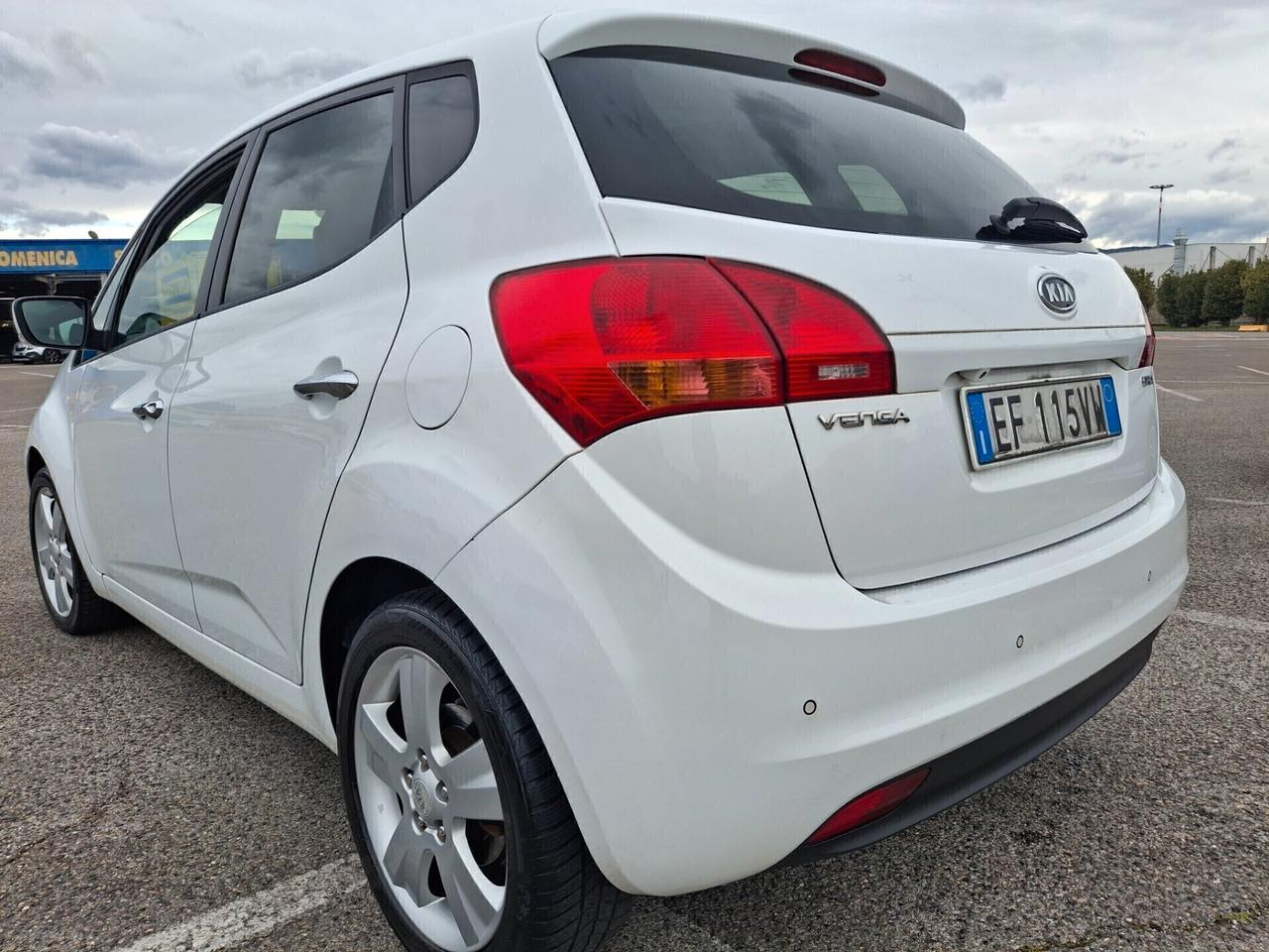Kia Venga 1.6 CRDi-**FULLOPTIONAL**