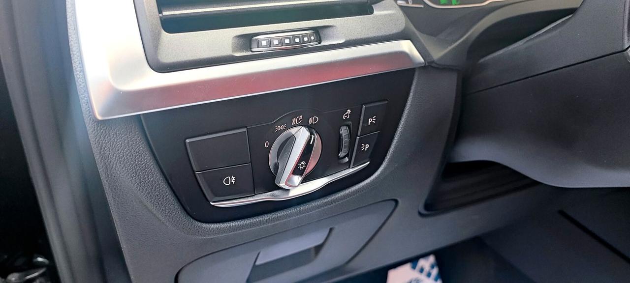 BMW X3 con telecamere perimetrali 2022