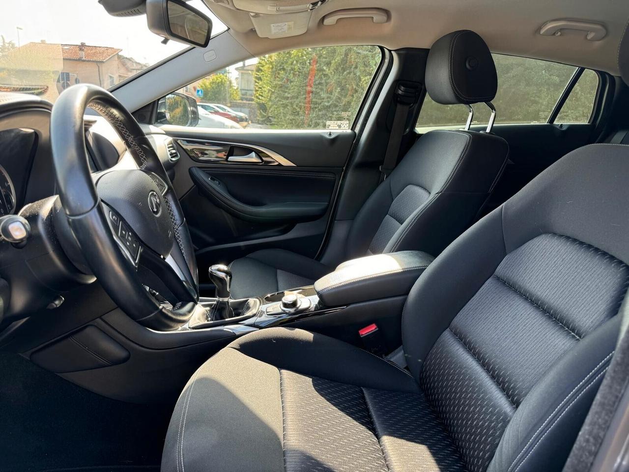 Infiniti Q30 1.5 diesel Premium Tech