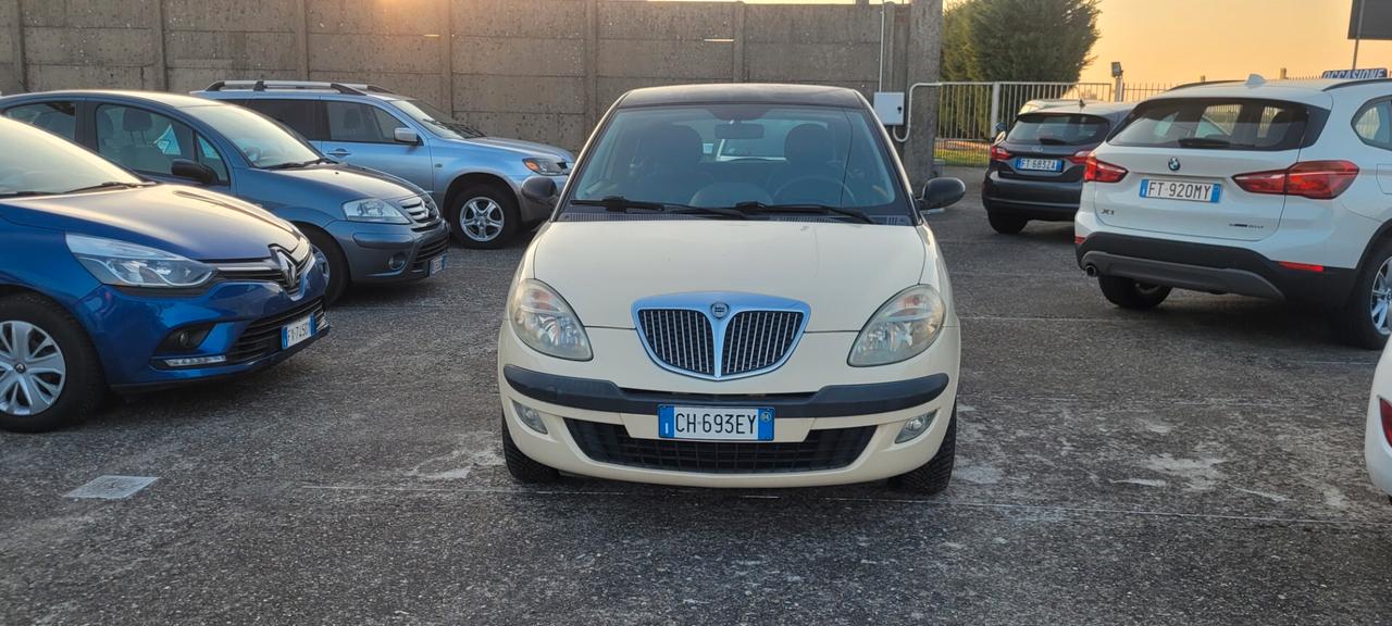 Lancia Ypsilon unico proprietario 1.2 16V Argento