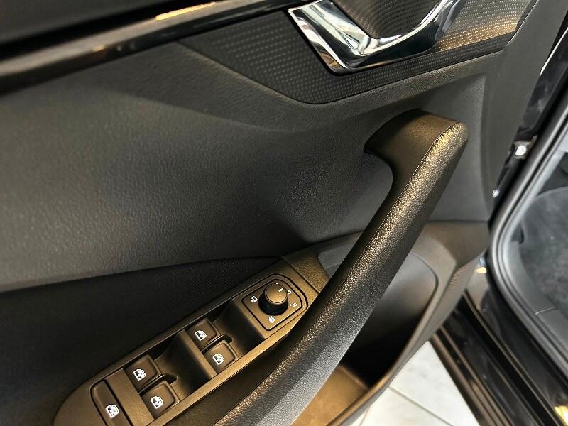 SKODA Kamiq Kamiq 1.6 TDI SCR DSG Ambition