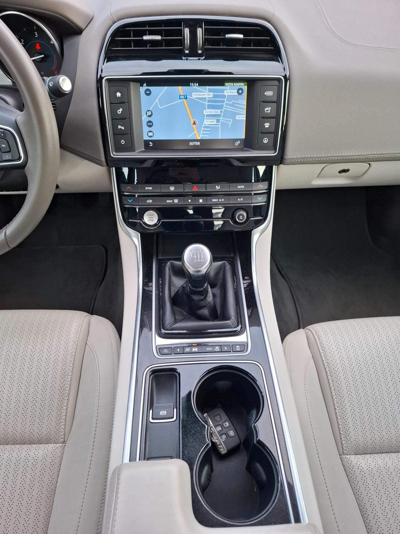 Jaguar XE 2.0 D 180cv *SOLO 23.000 KM*