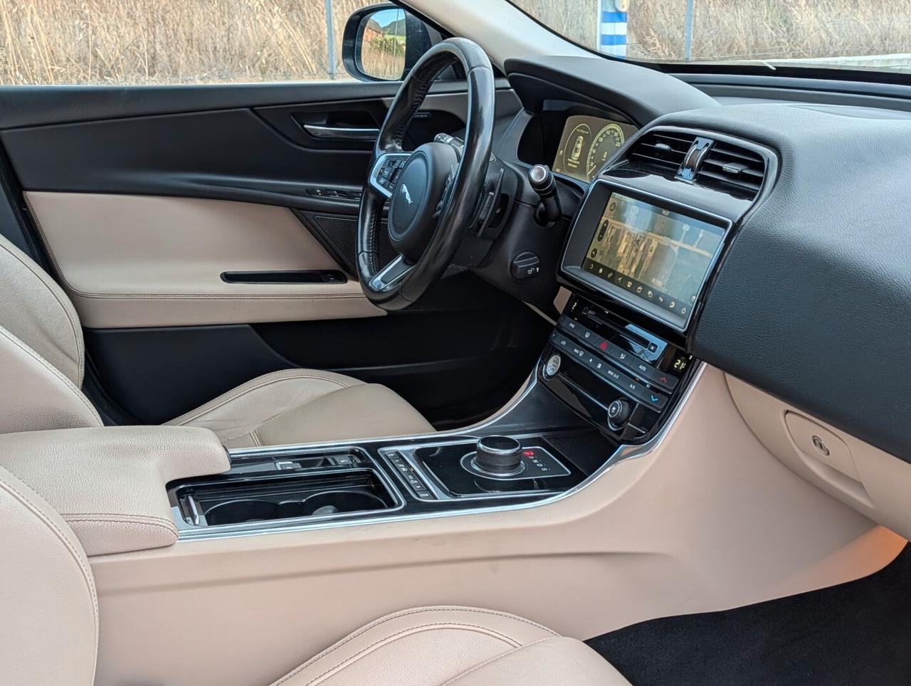 Jaguar XE 2.0 D 180 CV aut. Prestige
