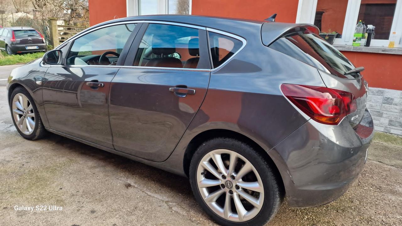 Opel Astra 1.7 CDTI 110CV 5 porte Cosmo full neop