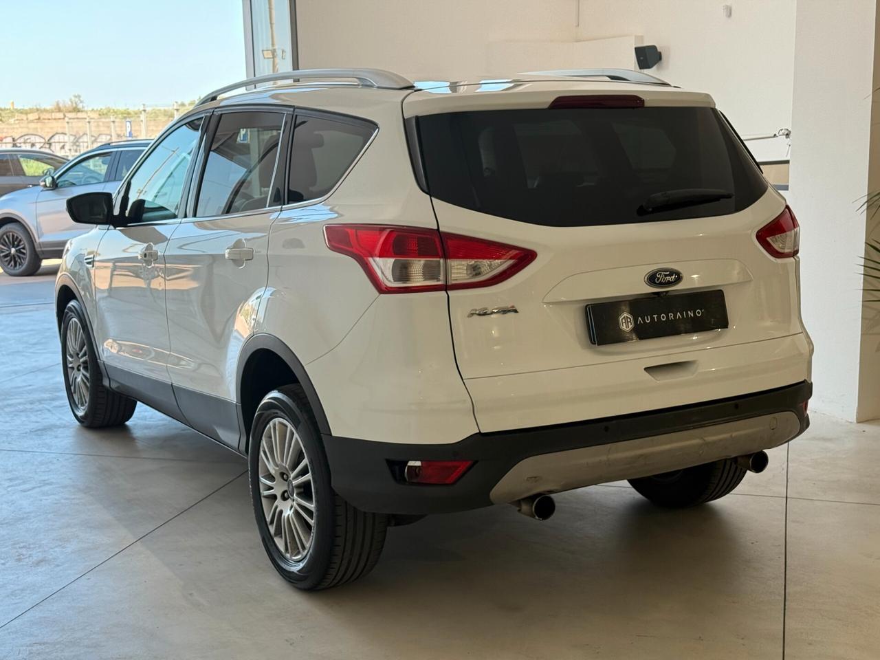 Ford Kuga 2.0 TDCI 140 CV 2WD Business
