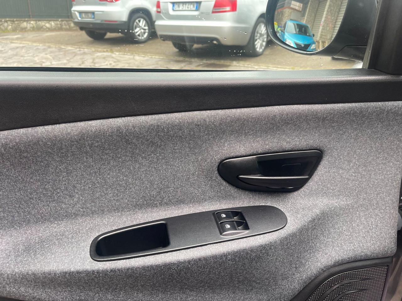 Lancia Ypsilon 1.0 FireFly 5 porte S&S Hybrid Ecochic Gold NEO PATENTATI