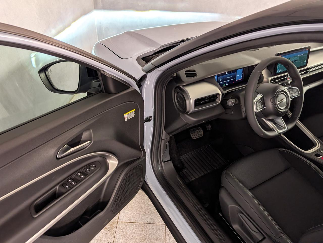 Jeep Avenger 1.2 Turbo E-Hybrid 110cv eDCT6 Summit Freedom