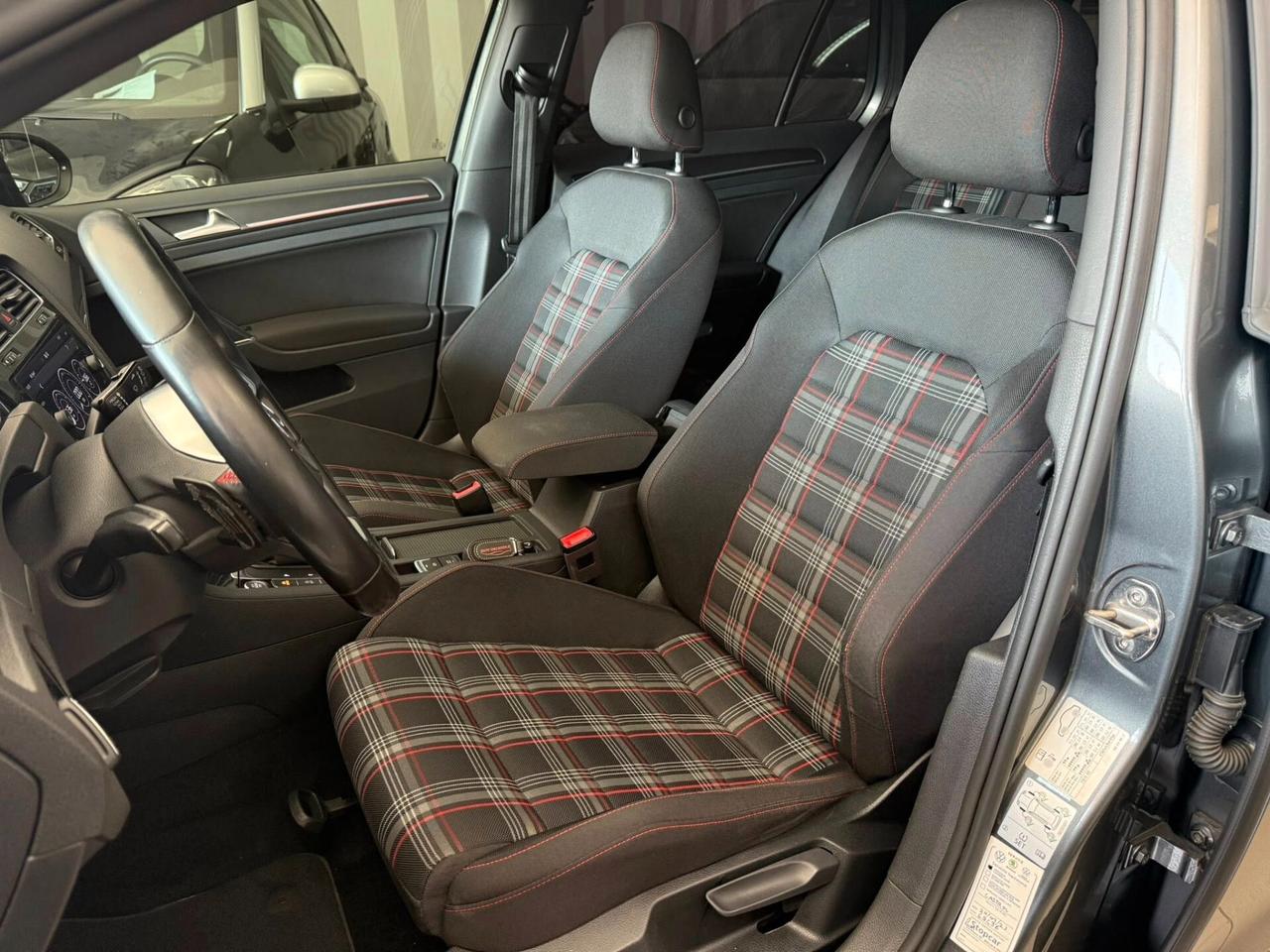 Volkswagen Golf 7.5 GTI Performance 245cv