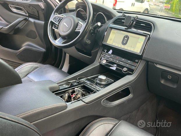 JAGUAR F-PACE 2.0d i4 R-Sport 180cv auto my20