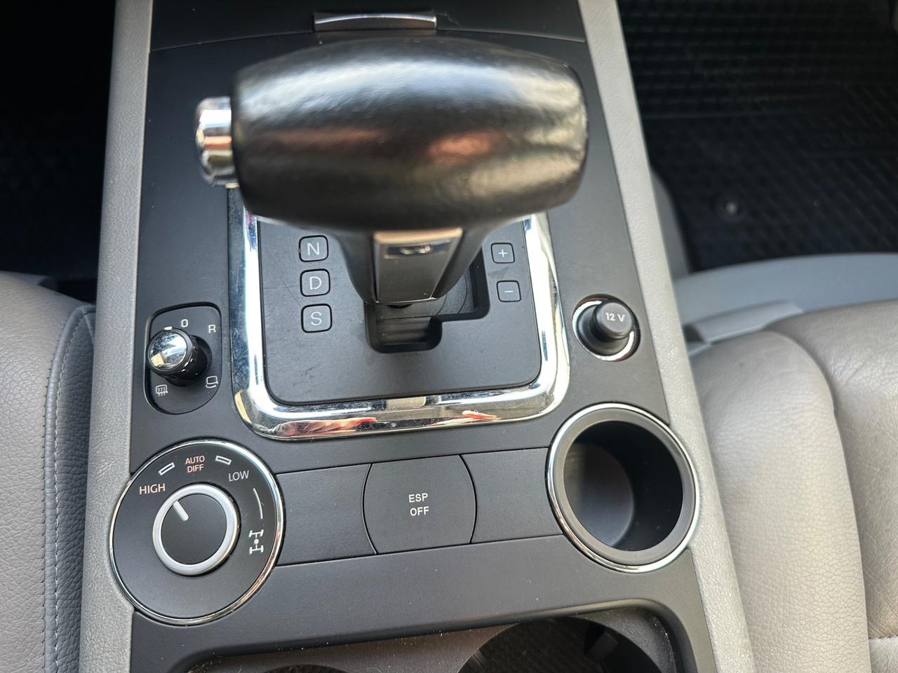 Volkswagen Touareg 3.0/240CV V6 TDI DPF tip. Exclusive