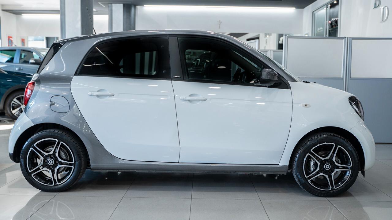Smart ForFour 1.0 71 CV TWINAMIC 20th ANNIVERSARY 16" NAVI LED F