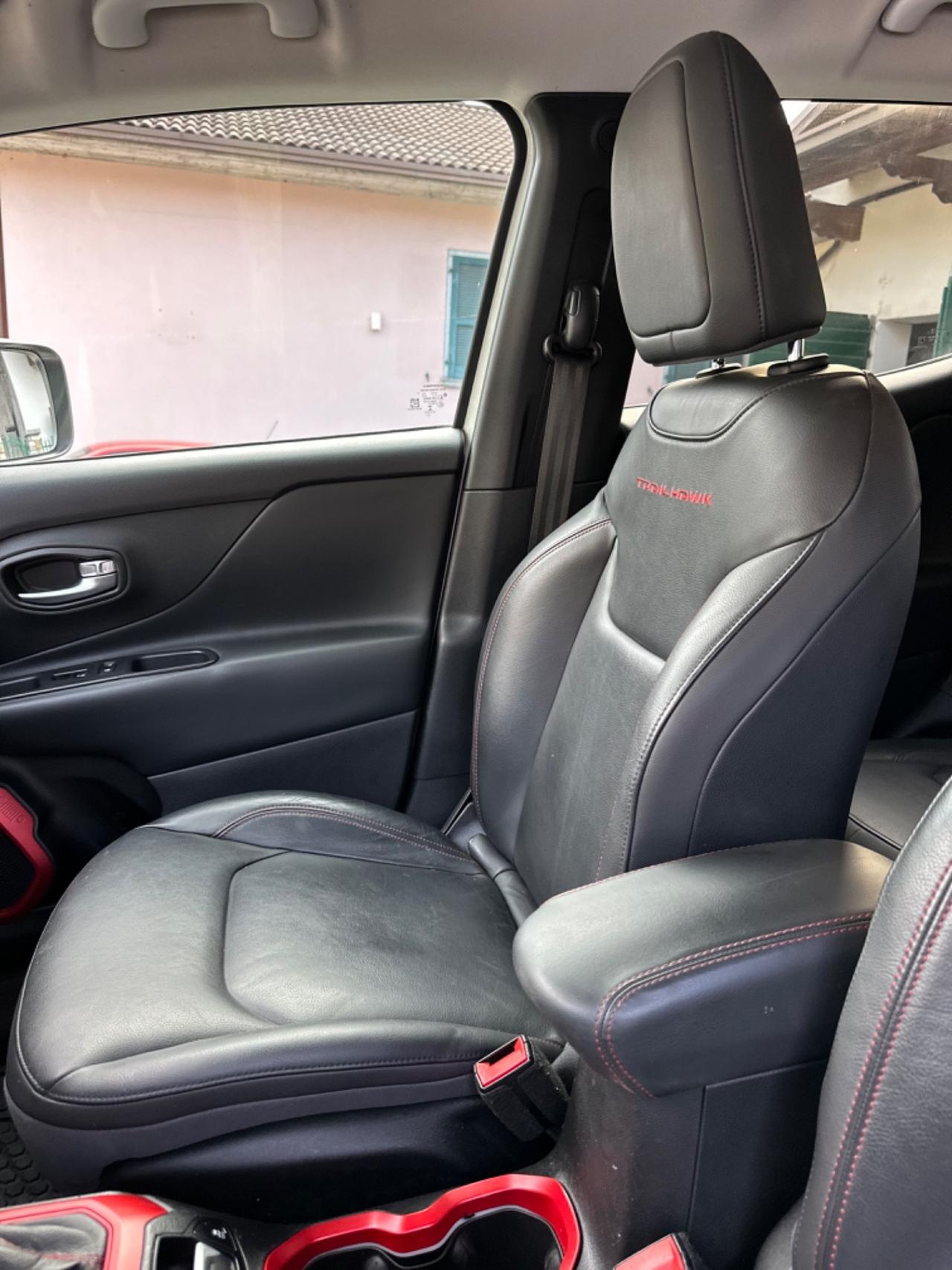 Jeep RENEGADE 2.0 MJT 4WD TRAILHAWK EU6B KMCERT