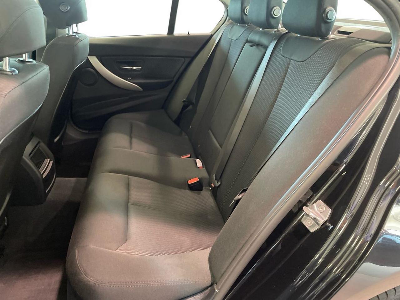 BMW Serie 3 F30 2015 Berlina - 325d 224cv
