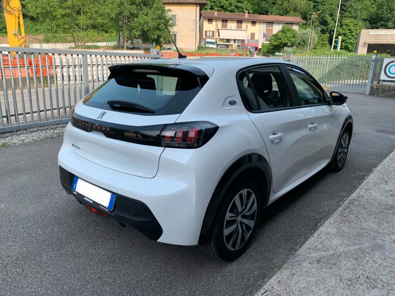 Peugeot 208 motore elettrico 136 CV 5 porte Active