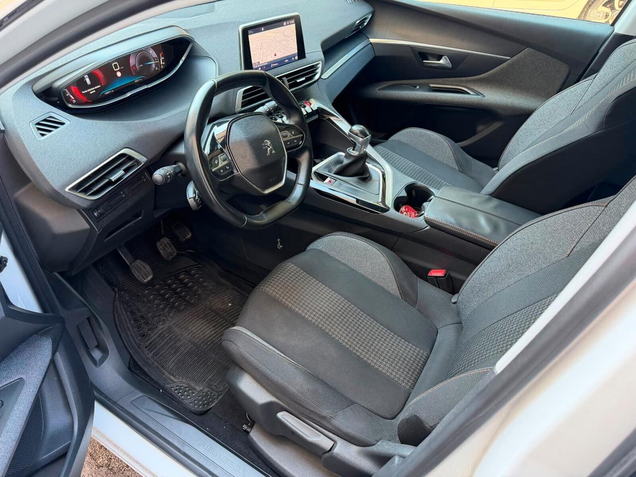 Peugeot 3008 BlueHDi 120 S&S Business