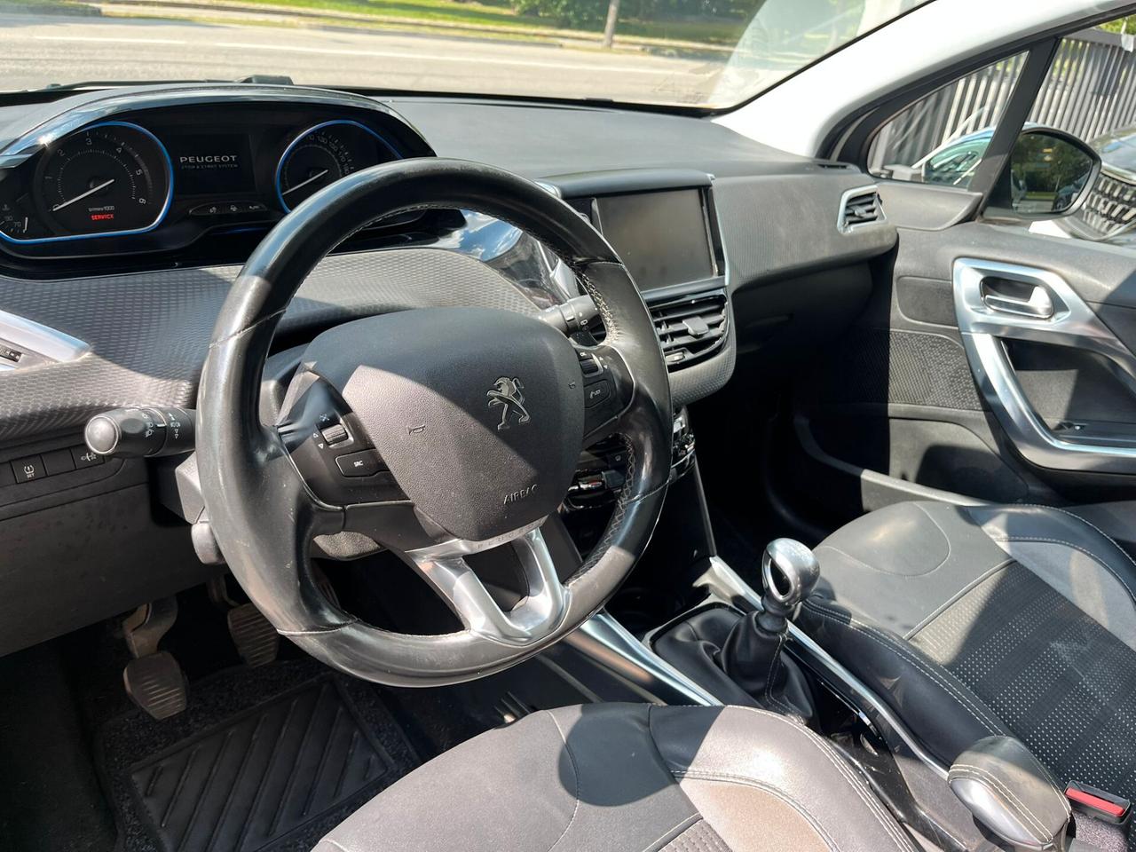 Peugeot 2008 1.6 e-HDi 115 CV Stop&Start Féline