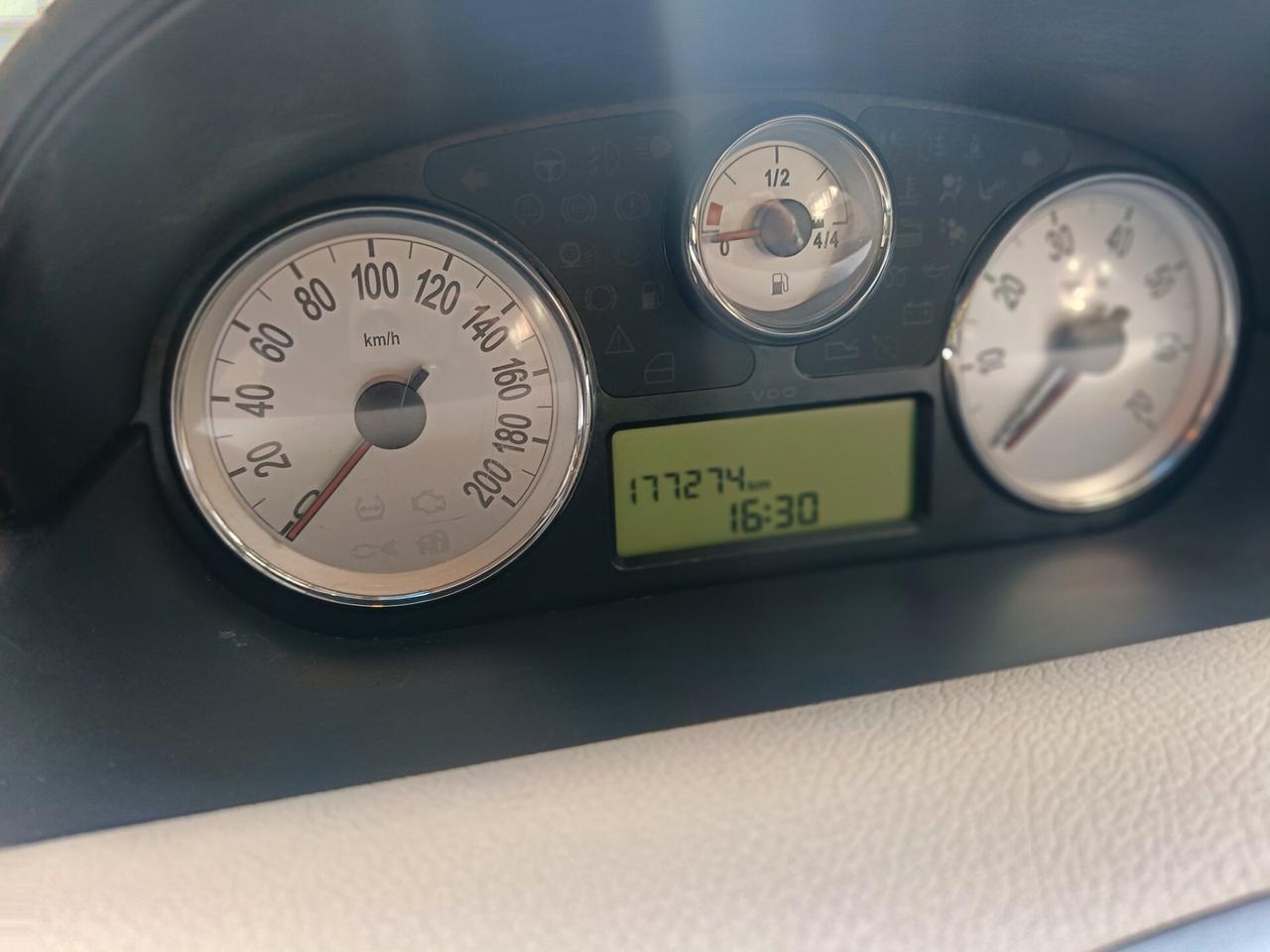 Lancia Ypsilon 1.2 Elle-Bicolor-BELLISSIMA-Euro4790-