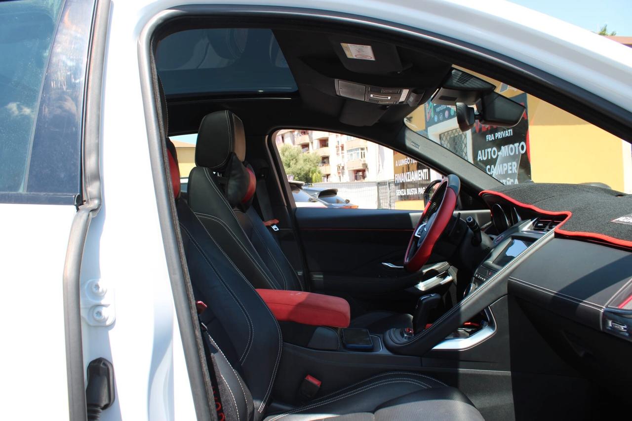 Jaguar E-Pace Tua A SOLI 318€ al mese Anticipo Zero